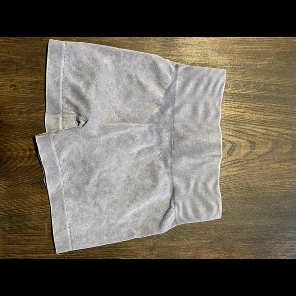 Bo+tee workout shorts never worn too small - Picture 2 of 4